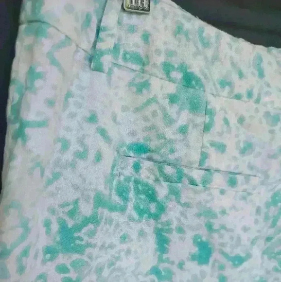 Valerie Bertinelli Turquoise and White Linen Shorts - Picture 7 of 7